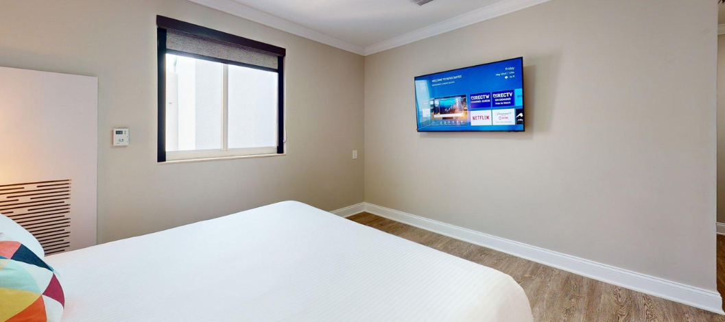 Deluxe king suite kitchen